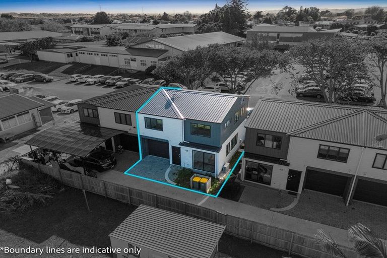 Photo of property in 13c Edinburgh Avenue, Rosehill, Papakura, 2113