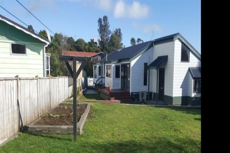 Photo of property in 15 Hickford Place, Okato, 4335