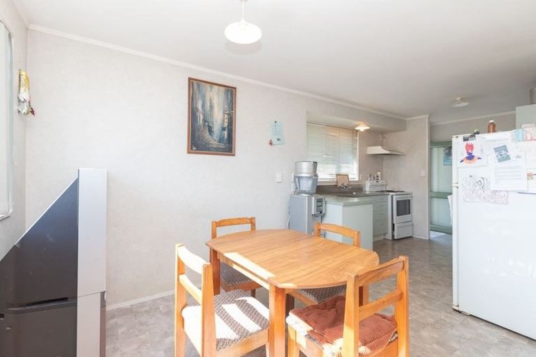 Photo of property in 27d Breckons Avenue, Nawton, Hamilton, 3200