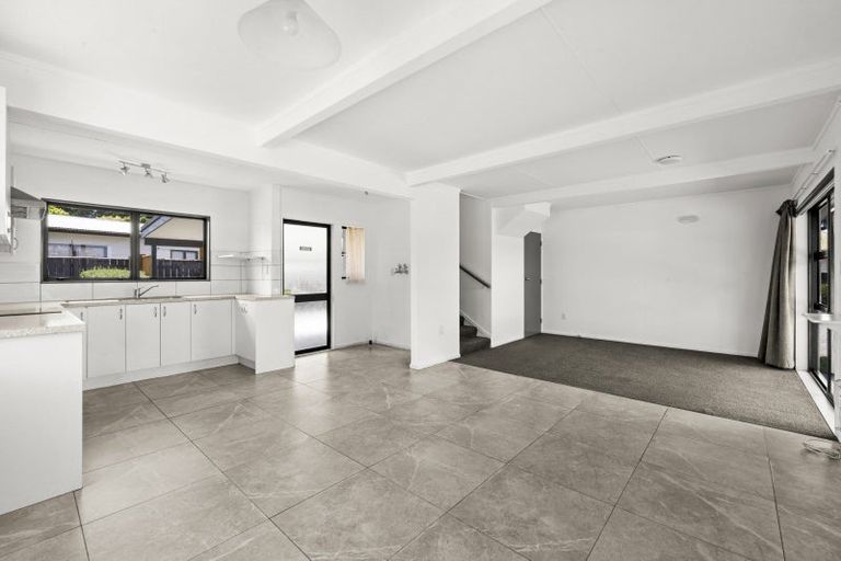 Photo of property in 1210 Howard Street, Parkvale, Hastings, 4122