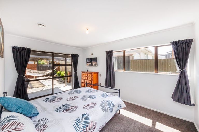 Photo of property in 11 Koura Street, Tangimoana, 4822