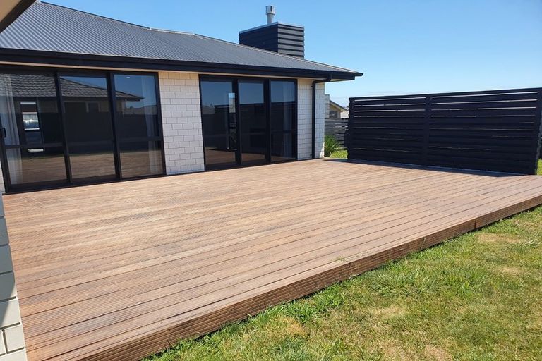 Photo of property in 3 Roy Johns Way, Bell Block, New Plymouth, 4312