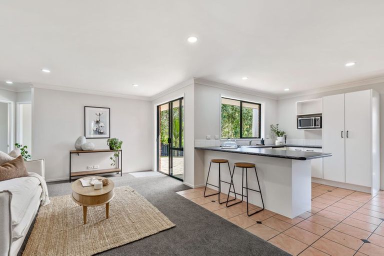 Photo of property in 12 Semillon Avenue, Henderson, Auckland, 0612