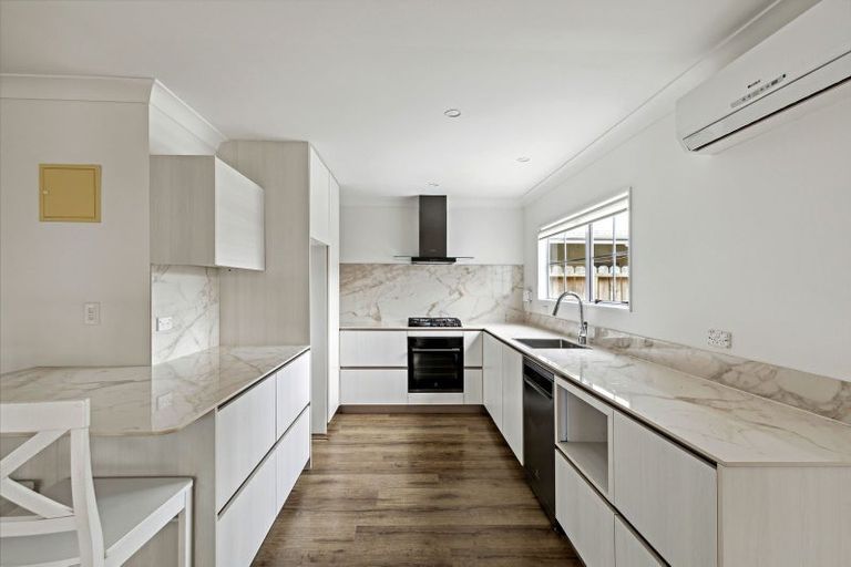 Photo of property in 1/69 Bay Street, Red Beach, 0932