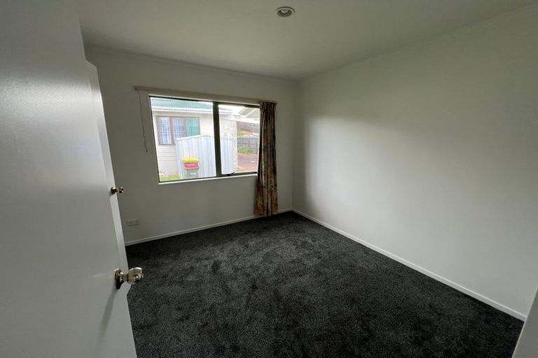 Photo of property in 3 Poinsettia Place, Henderson, Auckland, 0610