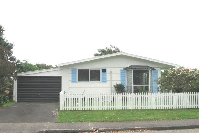 Photo of property in 30a He Awa Crescent, Waikanae, 5036