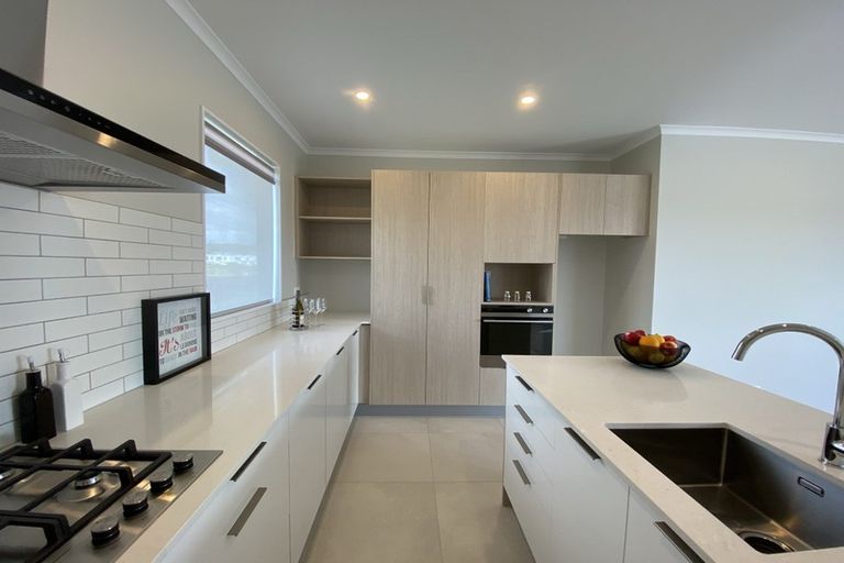 Photo of property in 2 Toka Lane, Red Beach, 0932