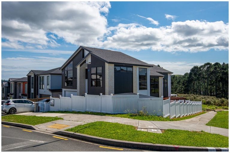 Photo of property in 6 Bremner Ridge Street, Flat Bush, Auckland, 2019