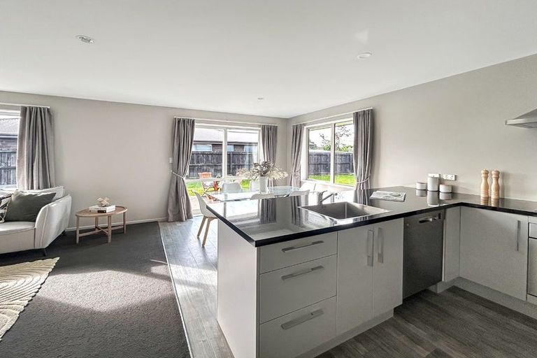 Photo of property in 8 Marble Court, Rolleston, 7614