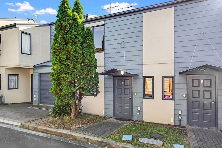 Photo of property in 42 Park Avenue, Papatoetoe, Auckland, 2025