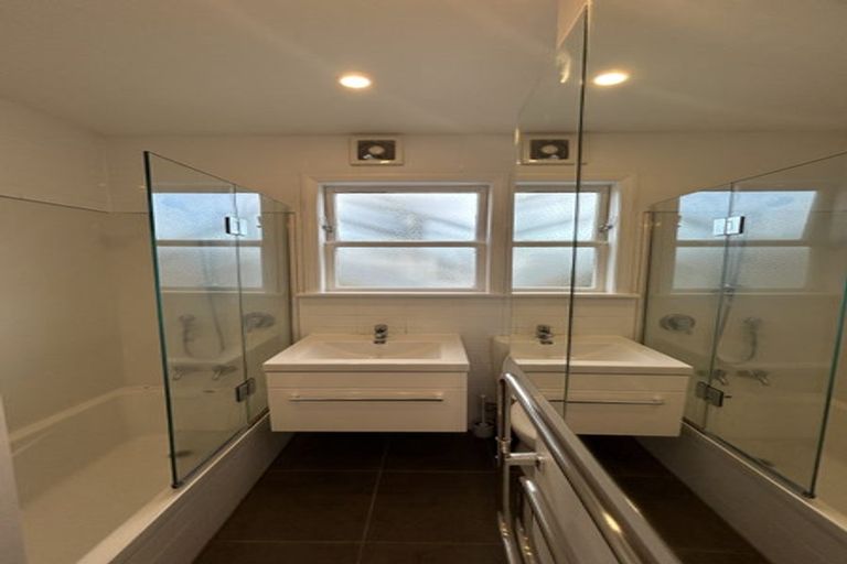 Photo of property in 28 Camperdown Road, Miramar, Wellington, 6022