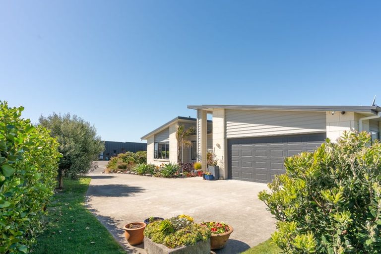 Photo of property in 18 Takahe Drive, Paraparaumu Beach, Paraparaumu, 5032
