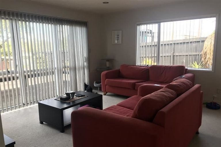 Photo of property in 163 Don Buck Road, Massey, Auckland, 0614