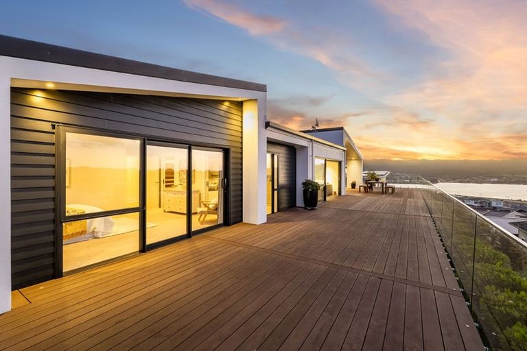 Photo of property in 14 Wangapeka Way, Aotea, Porirua, 5024