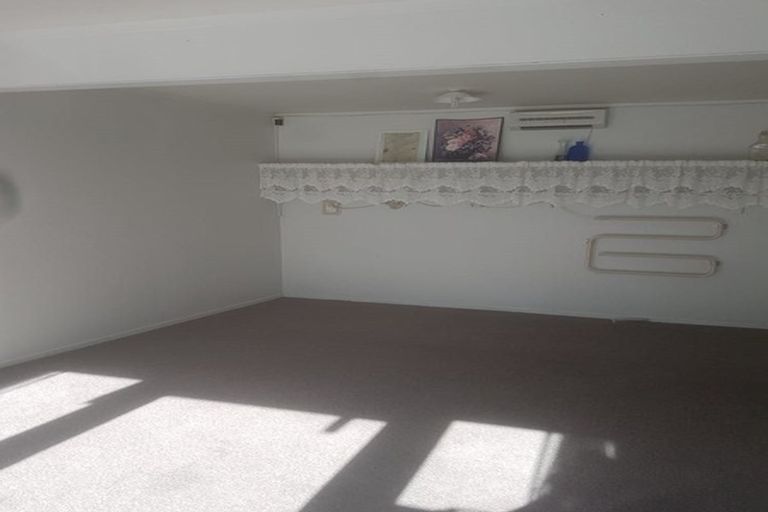 Photo of property in 23 Great South Road, Takanini, 2112