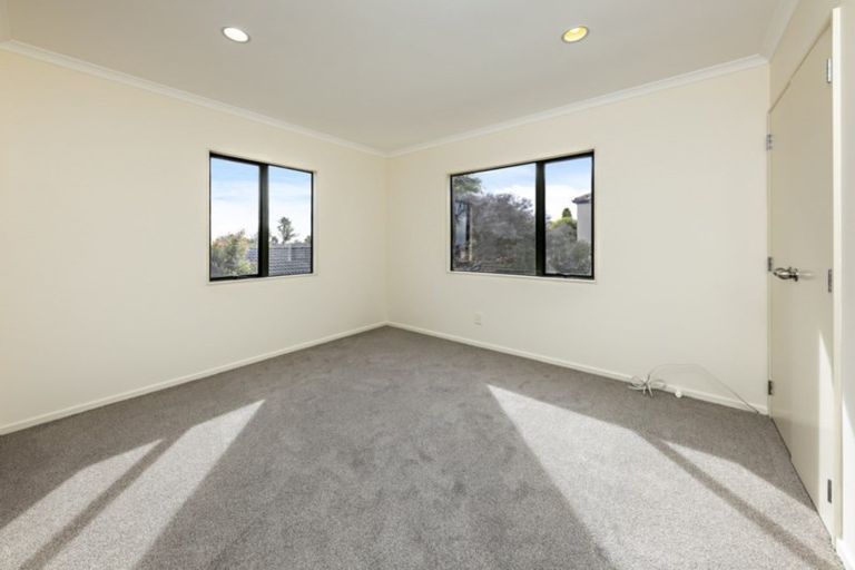 Photo of property in 89 Moyrus Crescent, East Tamaki Heights, Auckland, 2016