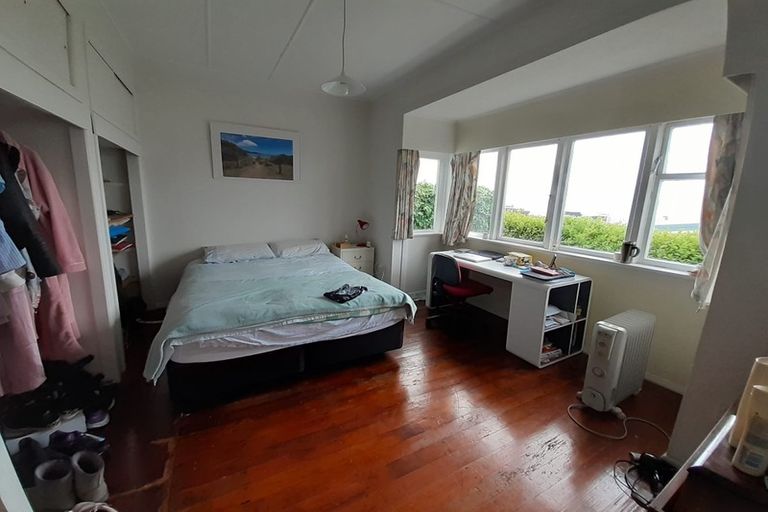 Photo of property in 100 Kelburn Parade, Kelburn, Wellington, 6012