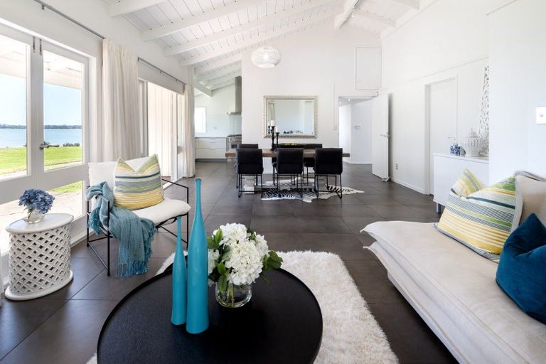 Photo of property in 339 Clifton Road, Whitford, Howick, 2571