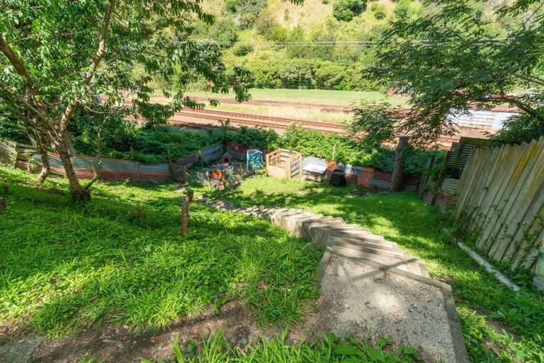 Photo of property in 56 Tilley Road, Paekakariki, 5034