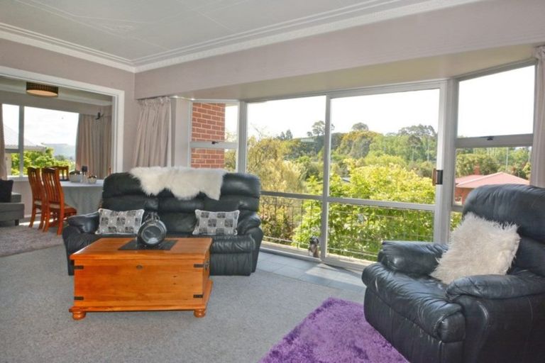 Photo of property in 10 Kinmont Crescent, Kinmont Park, Mosgiel, 9024