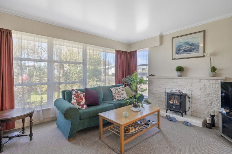 Photo of property in 9 Totaravale Street, Pukehangi, Rotorua, 3015