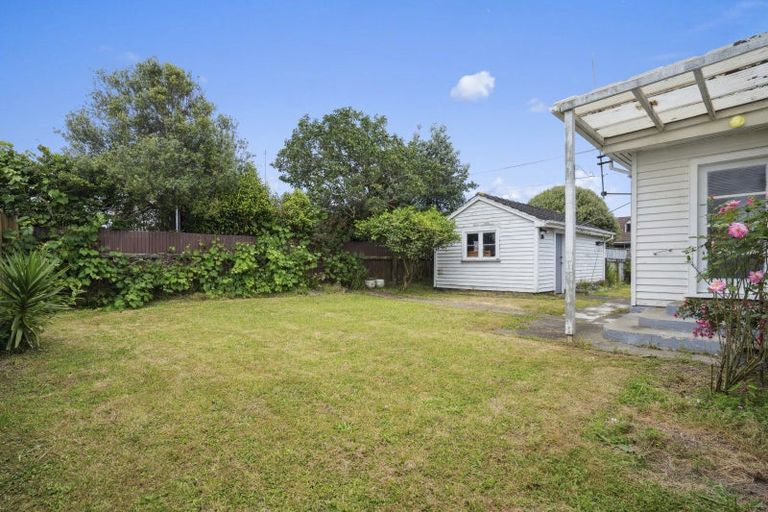 Photo of property in 28 Princes Street, Levin, 5510