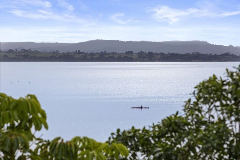 Photo of property in 4 Crispe Road, Clarks Beach, 2122