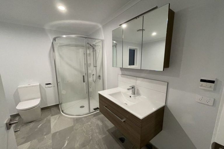 Photo of property in 14 Koreke Close, Kenepuru, Porirua, 5022