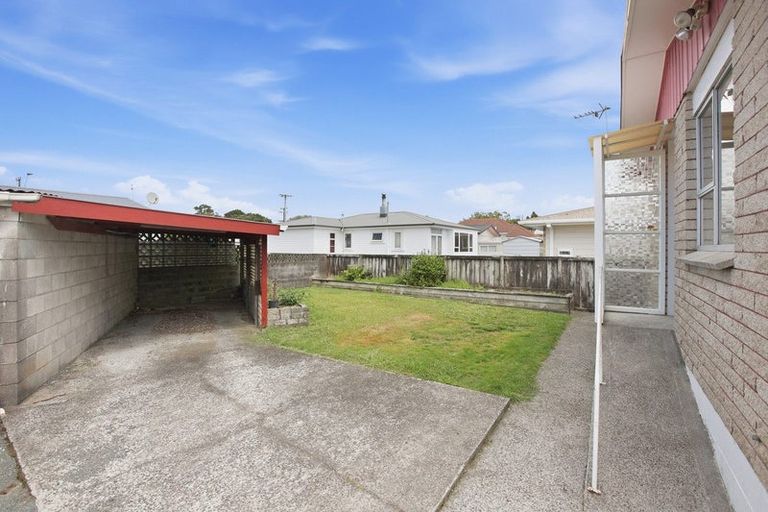 Photo of property in 14 Huatoki Street, Vogeltown, New Plymouth, 4310