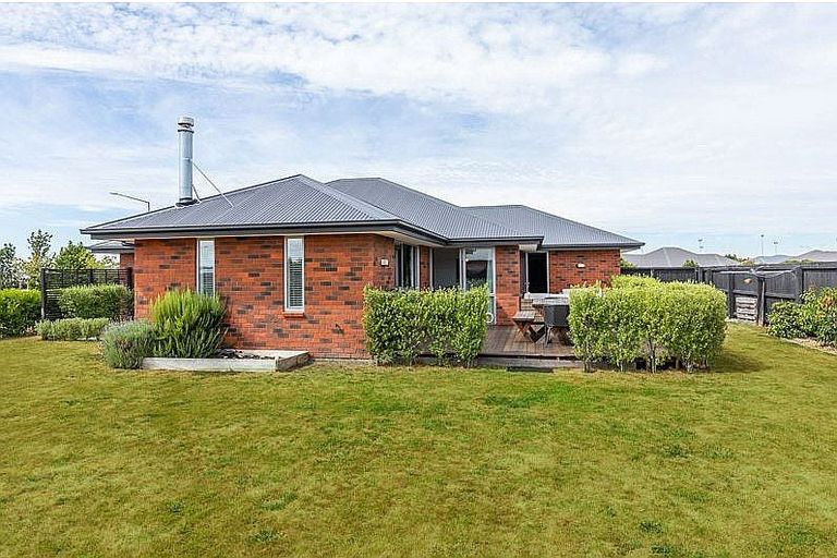 Photo of property in 6 Burnham School Road, Rolleston, 7614