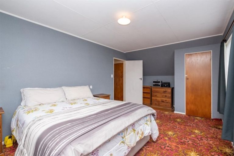 Photo of property in 28 Castle Street, Eltham, 4322