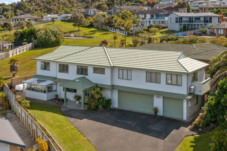 Photo of property in 26 Waldorf Crescent, Orewa, 0931