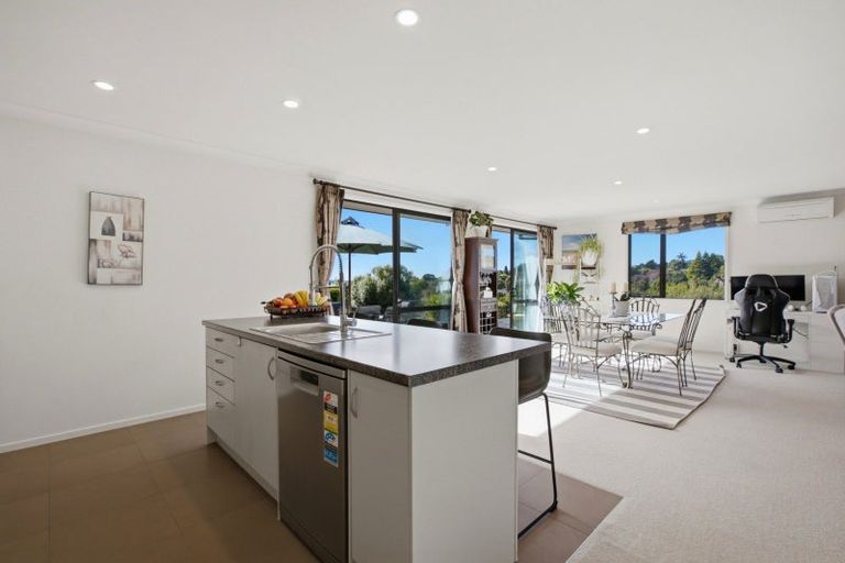 Photo of property in 31 Bateleur Close, Welcome Bay, Tauranga, 3112