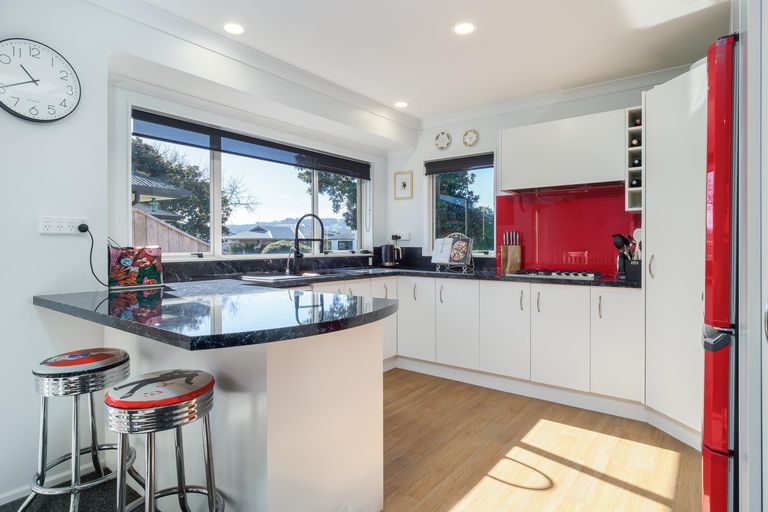 Photo of property in 11 Oaklands Drive, Cambridge, 3434