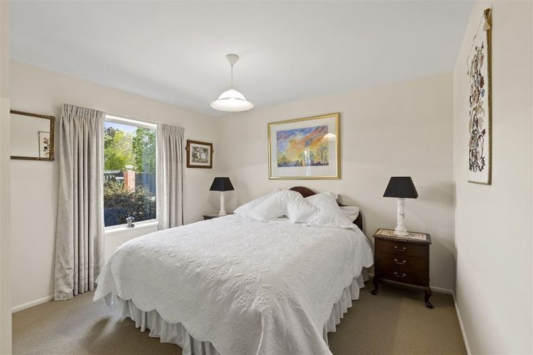Photo of property in 36 Farnswood Place, Redwood, Christchurch, 8051