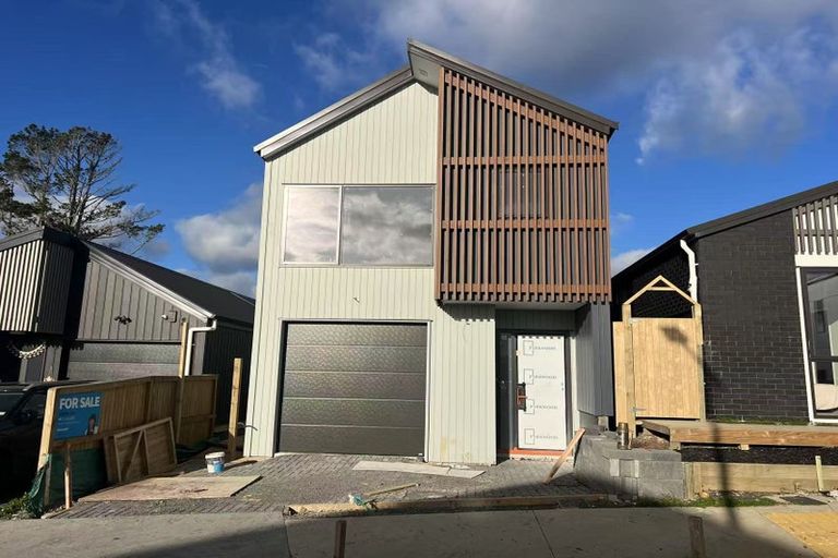 Photo of property in 27 Puhikawa Street, Massey, 0614