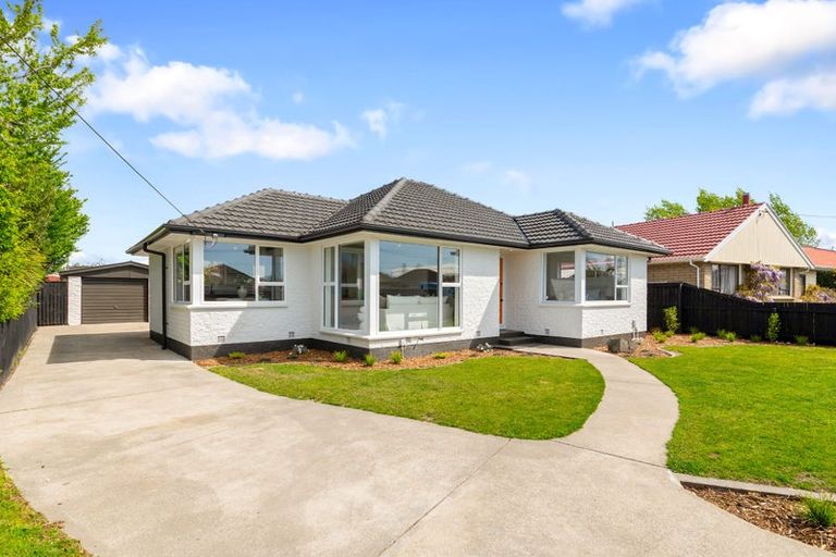 Photo of property in 17 Roberts Road, Hei Hei, Christchurch, 8042