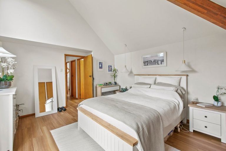 Photo of property in 11 Cannon Street, Westown, New Plymouth, 4310