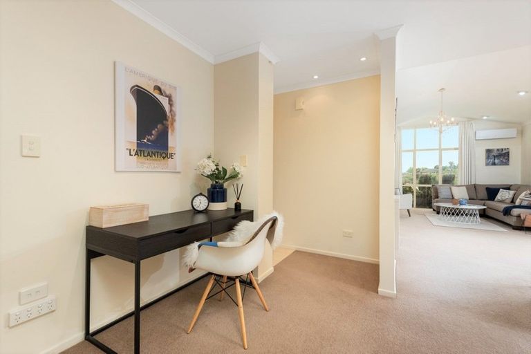 Photo of property in 1 Tautara Place, Ohauiti, Tauranga, 3112