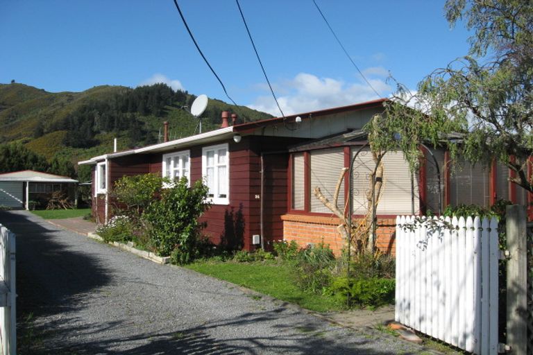 Photo of property in 30 Wellington Road, Wainuiomata, Lower Hutt, 5014