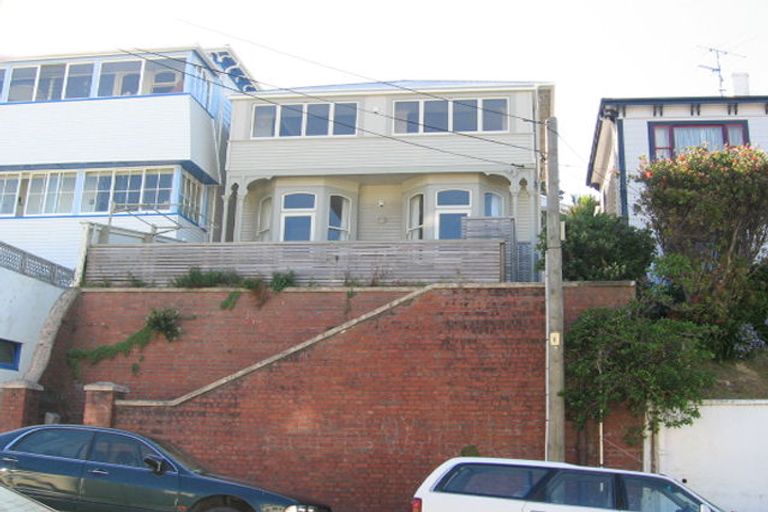 Photo of property in 10 Hawker Street, Mount Victoria, Wellington, 6011