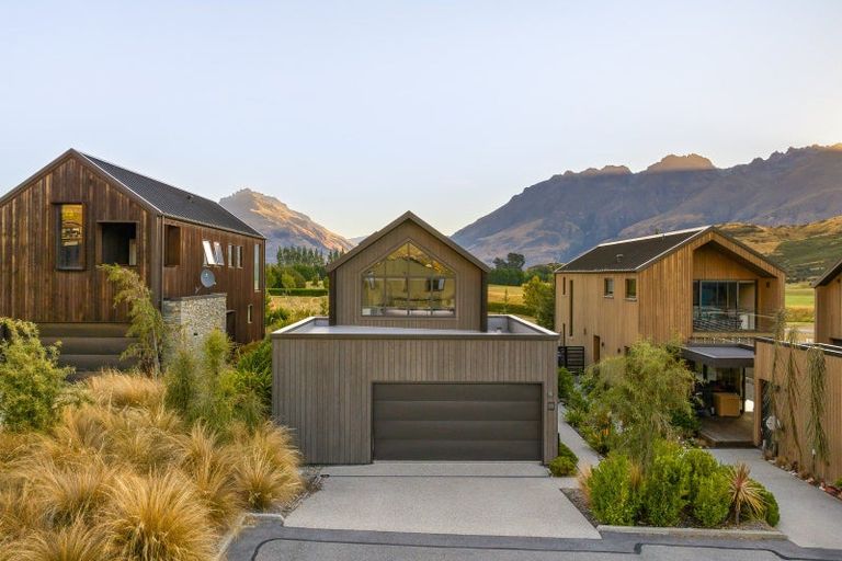 Photo of property in 26 Soudley Court, Jacks Point, Queenstown, 9371