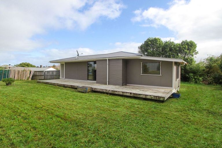 Photo of property in 16 Rata Street, Waiuku, 2123