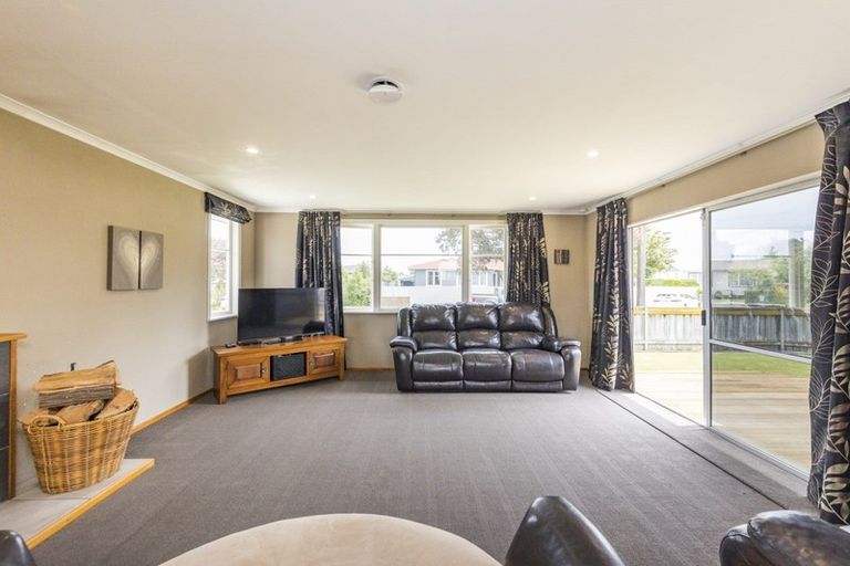 Photo of property in 10 Oriana Place, Highbury, Palmerston North, 4412