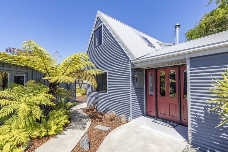 Photo of property in 5 Penfold Square, Leithfield, 7481