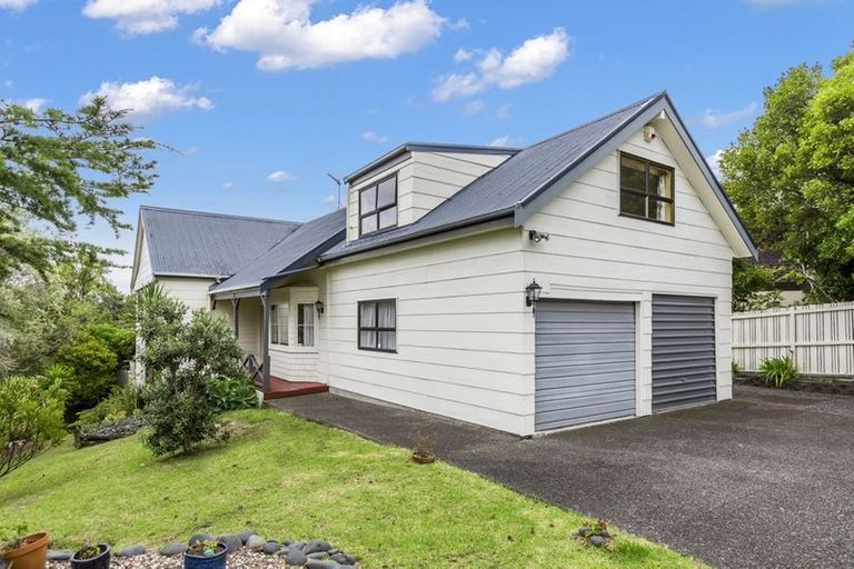 Photo of property in 32 Danbury Drive, Torbay, Auckland, 0630