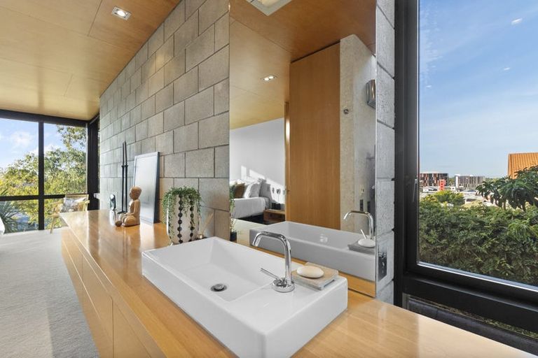 Photo of property in 30b Thackeray Street, Hamilton Lake, Hamilton, 3204