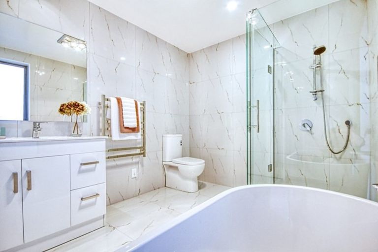 Photo of property in 23 Nephrite Lane, Henderson, Auckland, 0610