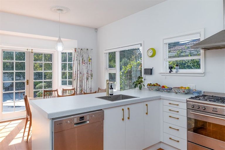 Photo of property in 96 Tomes Road, St Albans, Christchurch, 8052