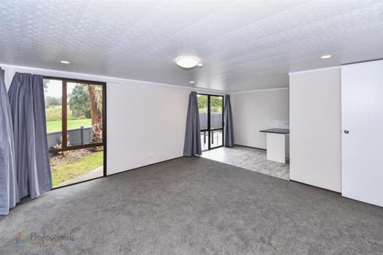 Photo of property in 36 Seaward Place, Wattle Downs, Auckland, 2103